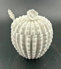 Spode Porcelain Cactus Shaped Lidded Dish Sugar England 4" w/Spoon