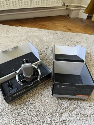 Neumann TLM 102 Kondensatormikrofon Silber mit Spinne und Halterung