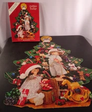 1981 Springbok Puzzle Outlines "Christmas Tree" Shaped Hallmark Puzzle PZL5503