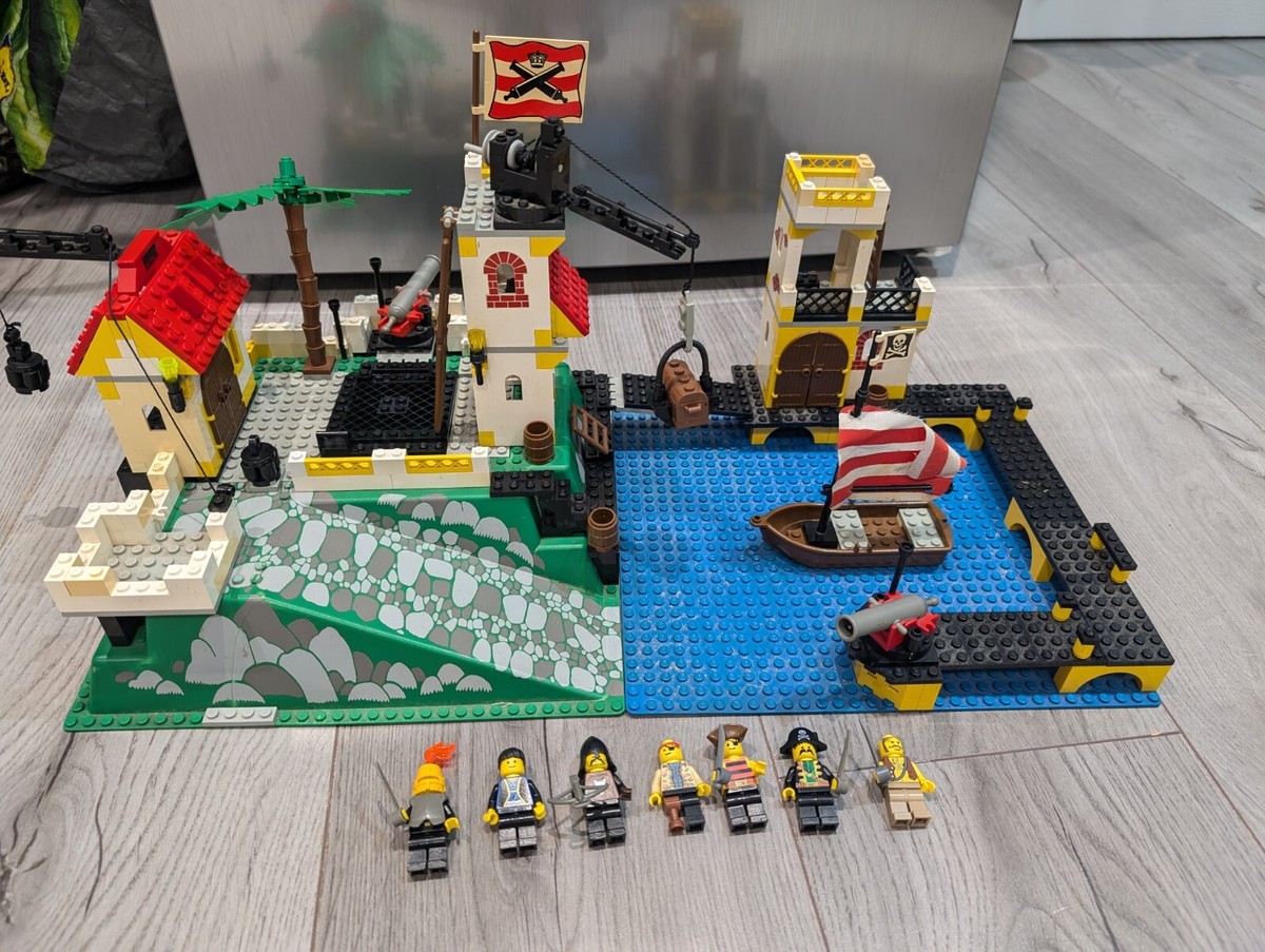 Vintage Lego 6277 Imperial Trading Post rare from 1992 pirates, castle