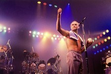 PHIL COLLINS 'Live On Stage' Photograph - Stunning Pop/Rock Singer 6"x4" reprint