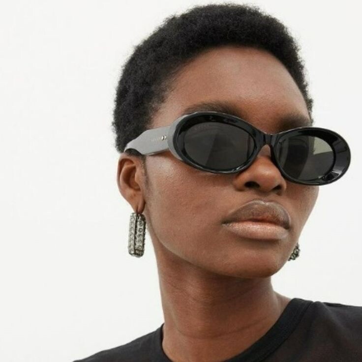 サングラス GUCCI Woman Sunglasses Black GG1527S 001 NEW GUCCI GG1527S 001 OVAL BLACK GREY WOMEN SUNGLASSES GUCCI