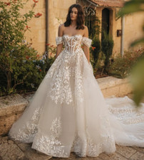 Elegant A-Line Wedding Dresses Sweetheart Sleeveless Lace Appliques Bridal Gowns