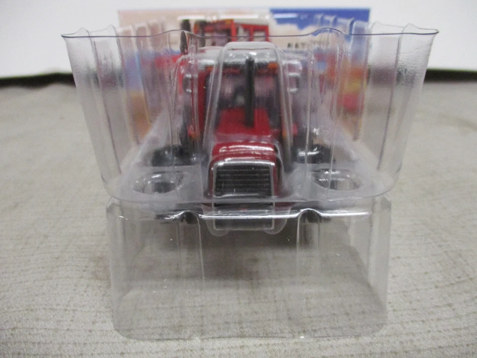 Massey Ferguson 4840 4WD Toy Tractor "2022 Nat. Farm Toy Show" 1/64 Scale NIB - Image 4 of 4