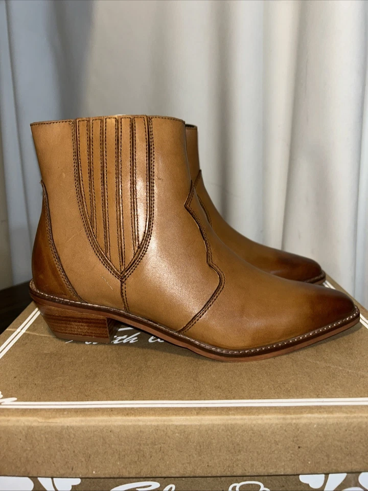 NEW SBICCA PEACE MAKER WESTERN STYLE LEATHER ANKLE BOOTS COLOR TAN SIZE US 7 NIB - Image 4 of 4