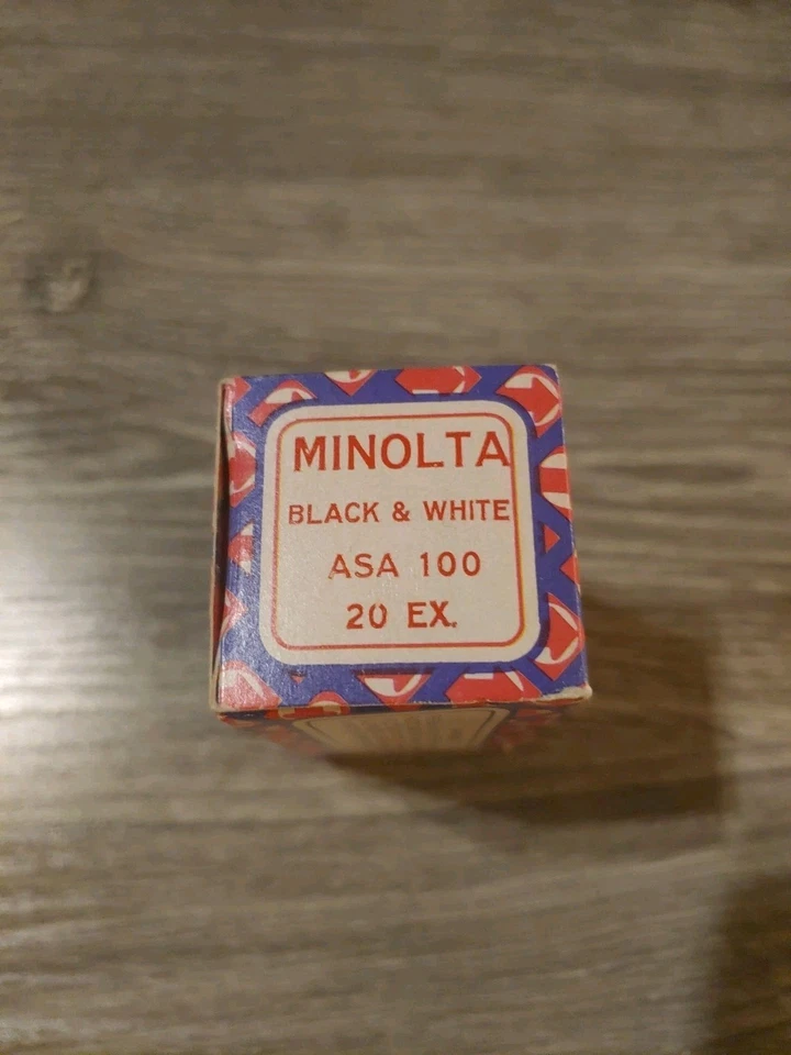 Cartucho de película vintage Minolta 16 mm 20 EXP ASA 100 caducado nuevo de lote RB Taylor EE. UU. Foto 2 de 3