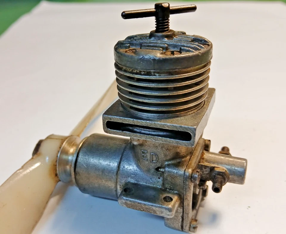 VINTAGE E.D. 2.46 RACER MODEL AEROPLANE CONTROL LINE ENGINE - Image 2 of 4