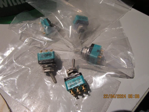 AIRCRAFT TOGGLE SWITCH X 5 , NSN 5930-01-162-0468 ,NEW OLD STOCK. - Picture 1 of 5