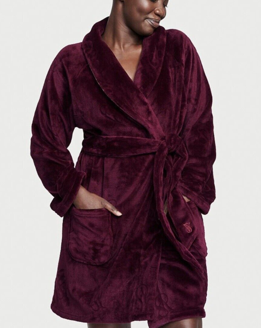 VICTORIA'S SECRET COZY SHORT PLUSH EMBOSSED LOGO BATH ROBE XS/S M/L XL ...