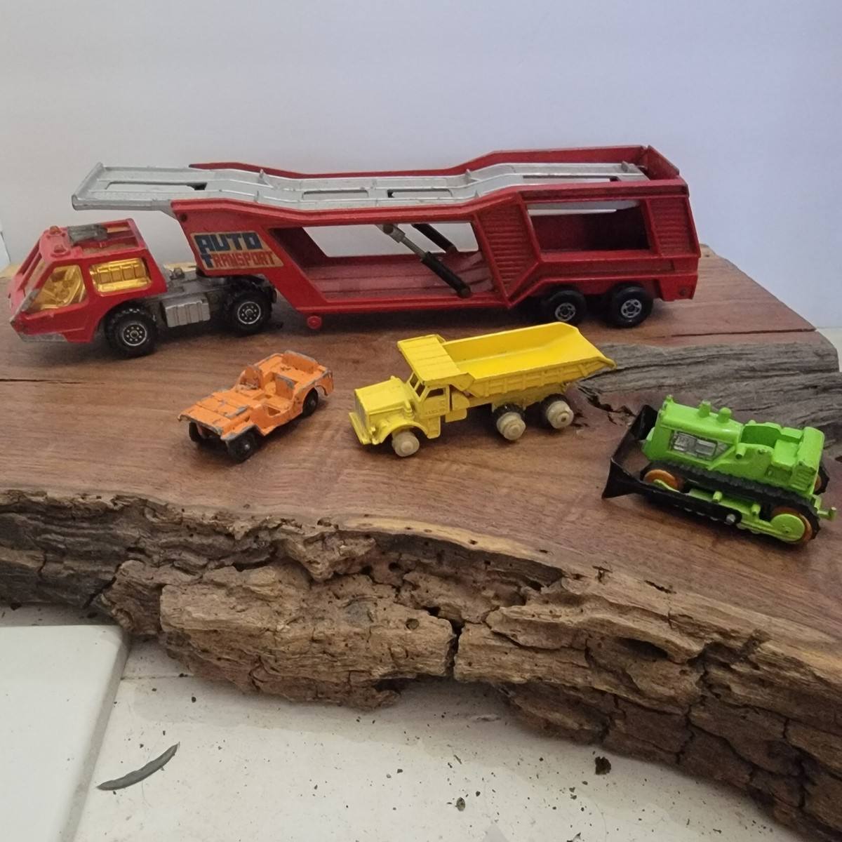 1976 Matchbox Super Kings Lesney K-10 Auto Car Transport w/3 cars