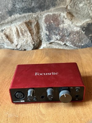 Focusrite Scarlett Solo USB Desktop Audio Interface, Direct Monitoring, 1 Mic