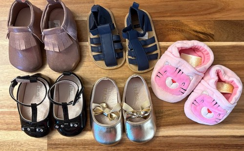Lot of 5 BABY GIRL Shoes 3-6 & 6-12 Months Infant Crib Shoes Carter’s, mix.