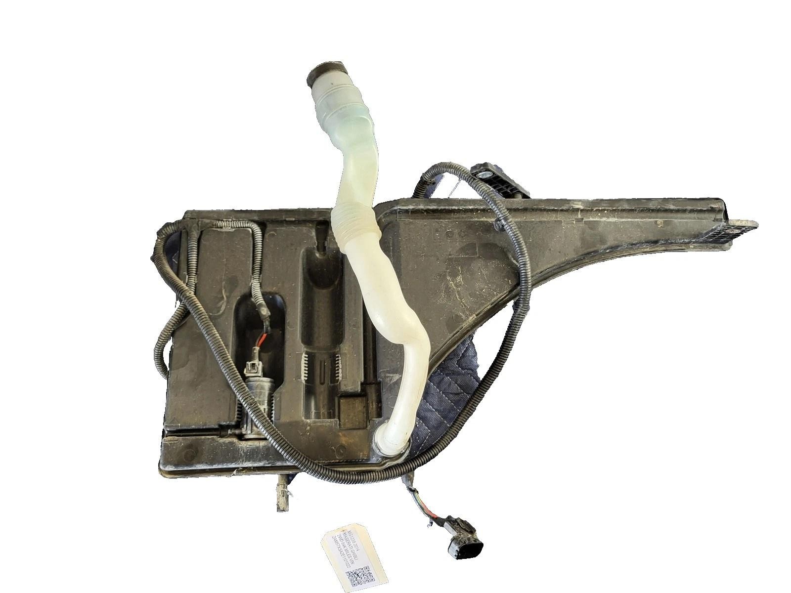 Maserati Ghibli 2014-2019 Washer reservoir P/N 670006414