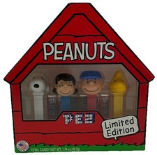 2015 Peanuts Dog House Snoopy, Lucy, Charlie,  Woodstock Pez Dispenser Set