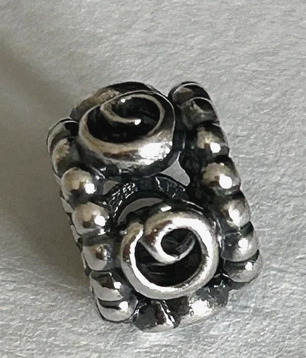 Genuine Pandora 🌟Ring Of Roses Spacer Charm 🌟 925 ALE 🌟 790456 - Image 2 of 4