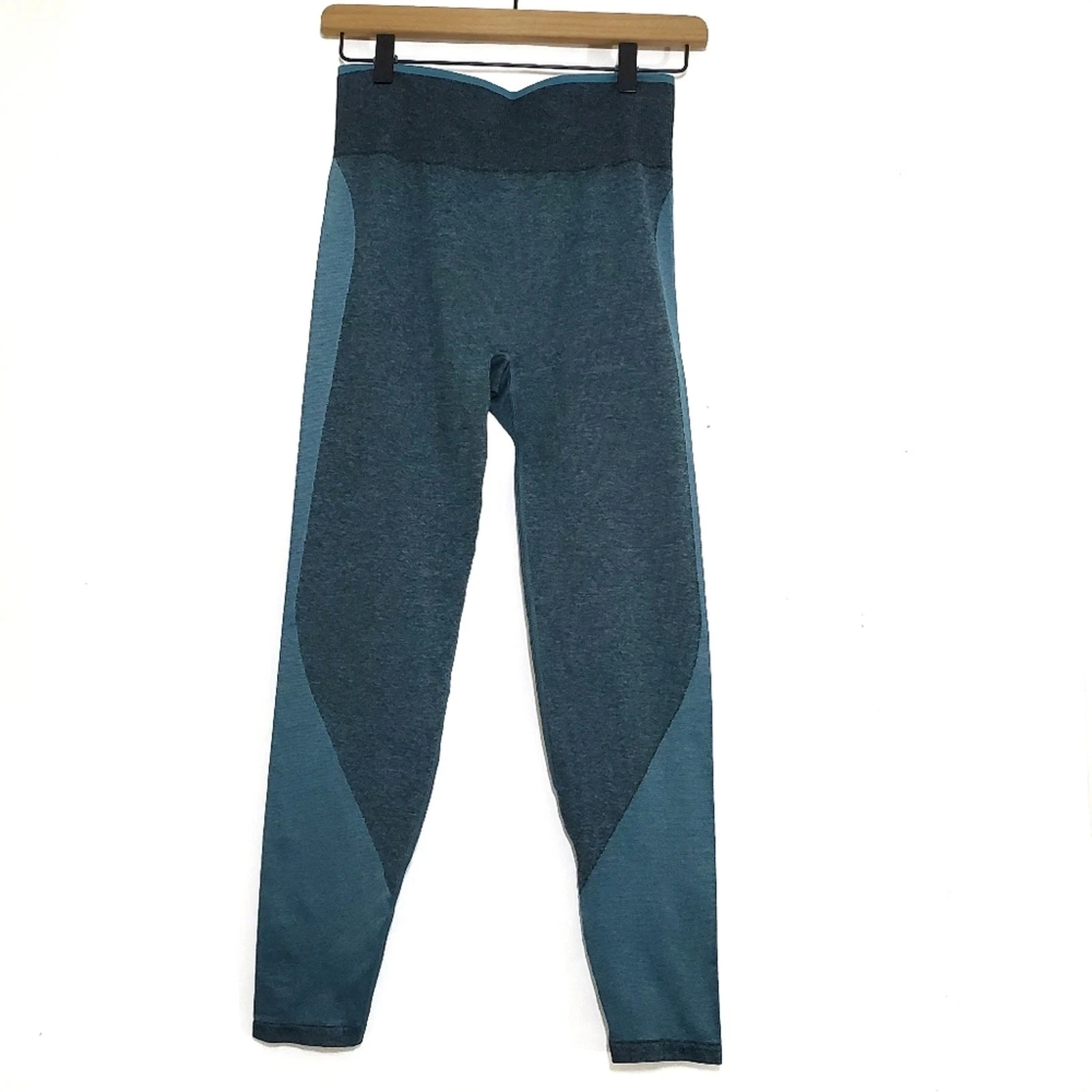 victoria-secret-vs seamless athletic colorblock green leggings