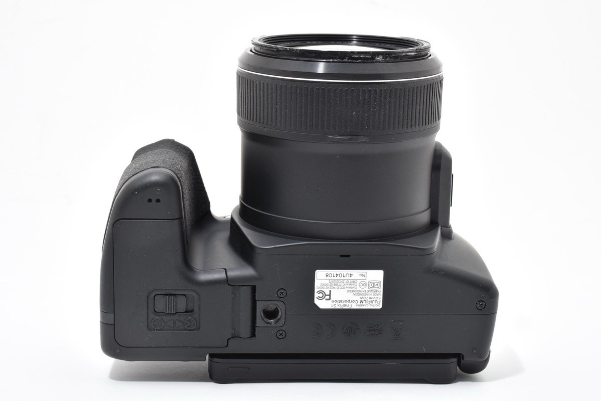 Fujifilm Fuji Fine pix finepix S1 digital camera w. 50x zoom lens