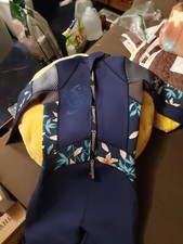 Seavenger 3mm Women s Wetsuit - Dark Floral - Size 7 - New