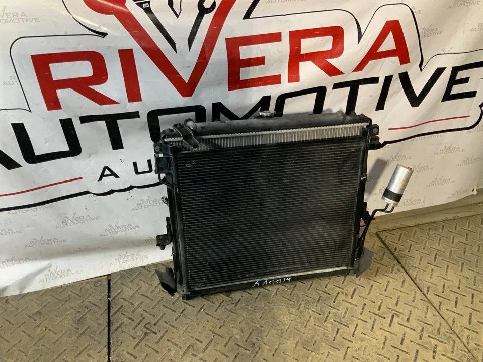 2005 2006 2007 2008 2009 2010 Nissan Xterra Radiator COMPLETE ASSEMBLY OEM - Image 2 of 4