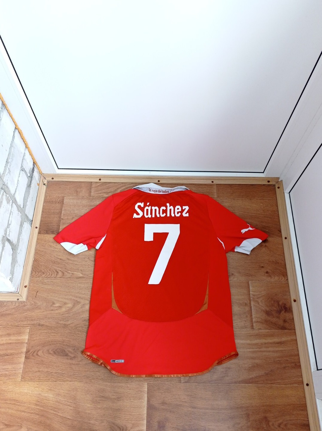 2010-2011 Puma Chile National Team  Alexis Sanchez Jersey Size M Medium