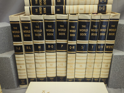 1970 The World Book Encyclopedia Set 21 pcs, Hard Cover, Complete