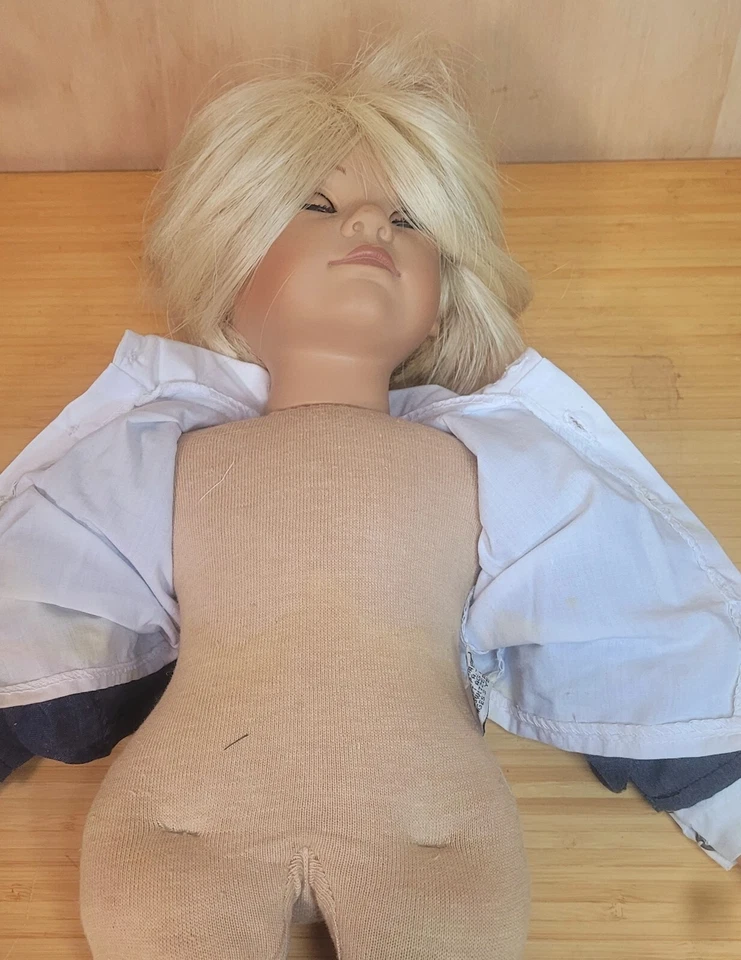 Muñeca Heidi Ott década de 1990 18" vinilo y tela muñeca Best Friends cabello rubio Foto 4 de 4