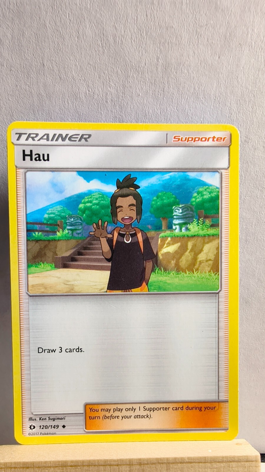 Hau [LP] - Pokemon TCG Sun and Moon Base Set 120/149 [Uncommon]