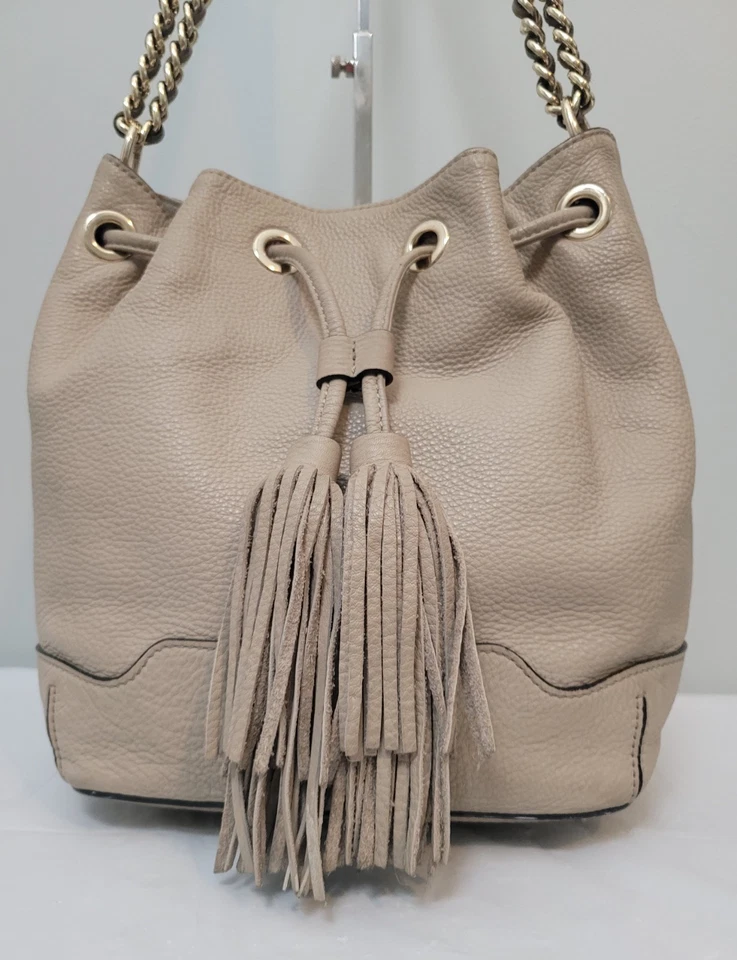 Bolso tipo cubo de cuero Rebecca Minkoff Bandolera Cartera de hombro Borlas con cordón Foto 2 de 4