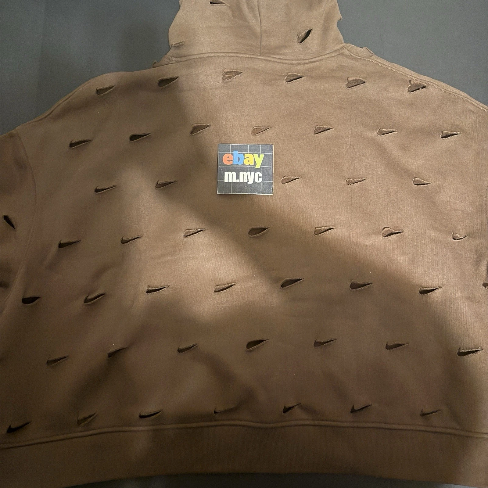 Felpa con cappuccio Nike x Jacquemus x Le Swoosh marrone FJ3481 259 taglia X large nuova