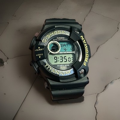 CASIO G-SHOCK FROGMAN　DW9900 Casio G-SHOCK Frogman DW-9900 Titanium Digital Diver Watch, 200m