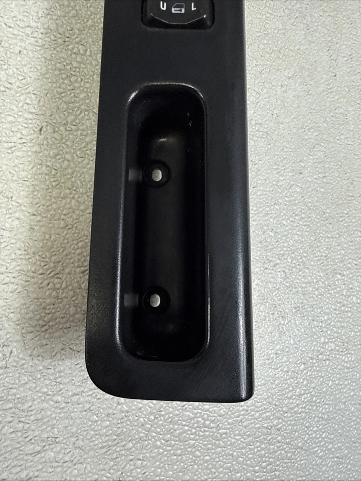 04-12 Chevy Colorado GMC Canyon Controlador Interruptor de ventana eléctrica y bisel OEM 517318 Foto 2 de 4