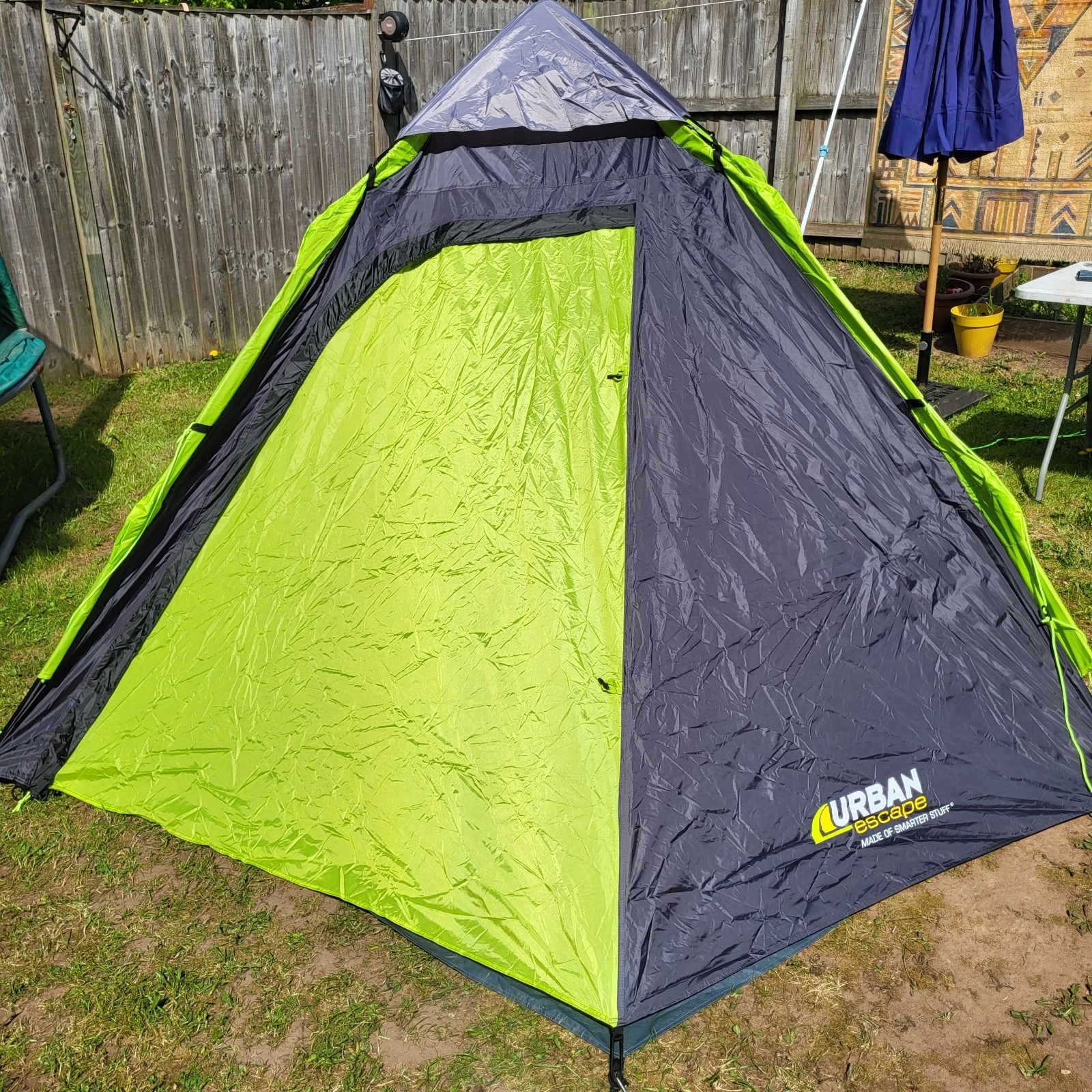 Urban Escape 4 Man Tent Quick-Up Dome Tent With Small Porch Pop Up Festival Tent
Opens in a new wind