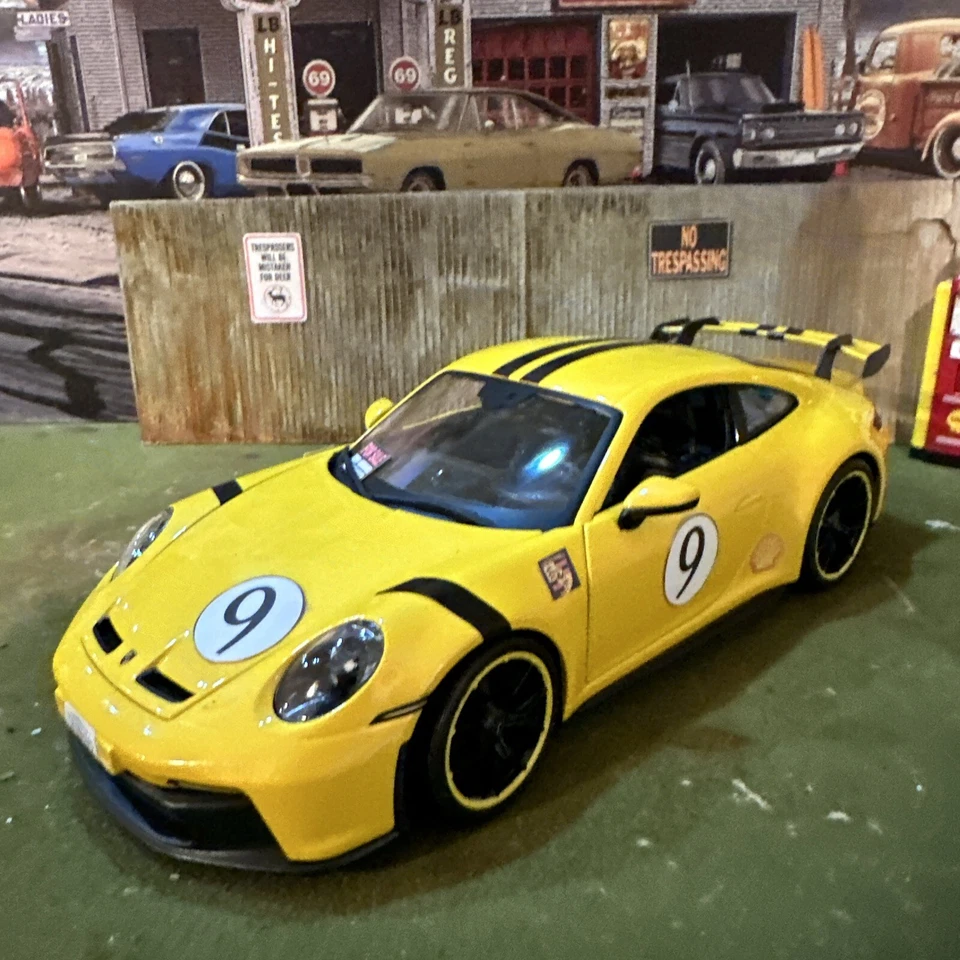 Porsche 911 GT3 RS 4.0 (amarillo) - Coches de búsqueda de granero - Diecast 1:18 - Westhered Foto 4 de 4