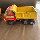 VINTAGE RED AND YELLOW TONKA W/ Working HYDRAULIC DUMP TRUCK GOOD CONDITION