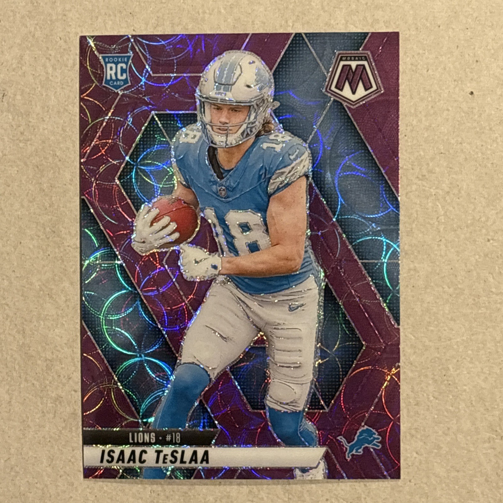 2025 Panini Mosaic Isaac Teslaa RC Purple Scope Prizm #319 Detroit Lions 