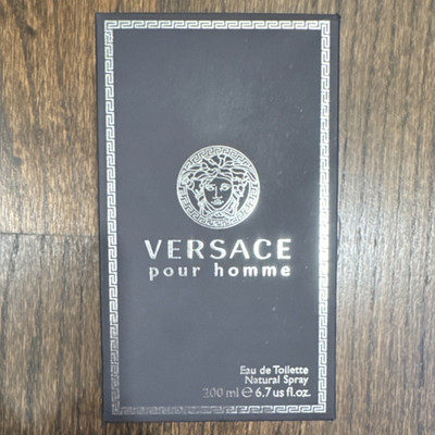 Versace Pour Homme Eau de Toilette Spray 200 ml / 6.7 fl oz Regular Size
