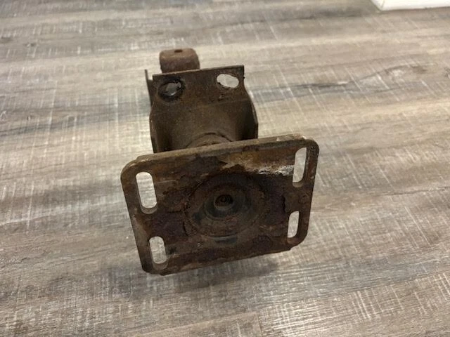 Amortiguador parachoques delantero o trasero izquierdo Cadillac Brougham 1980-1989 Foto 2 de 4