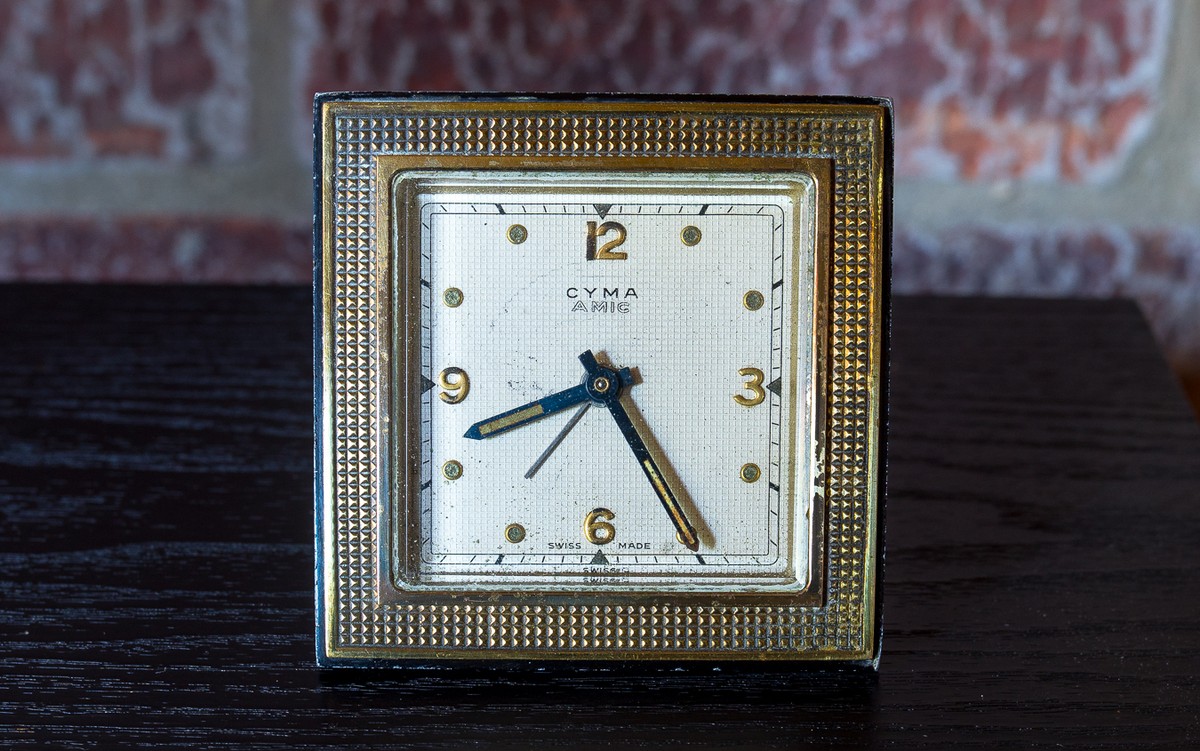 Réveil Vintage Cyma Amic Swiss Made - Art Déco - Laiton Et Verre - Mécanique