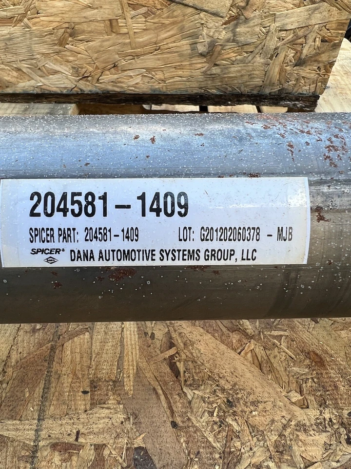 Eje de hélice DANA / SPICER 2520-01-171-2360. P/N 204581-1409. Camión M939 Plus. Foto 3 de 4