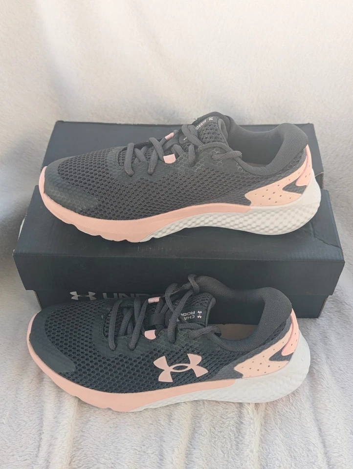Zapatos deportivos con cordones Under Armour GGS Charged Rogue 3 niñas talla 6 para jóvenes Foto 2 de 4