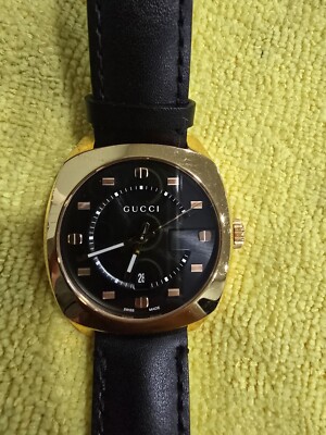 Gucci 142.3 Quartz Analog Leather Men's Watch Swiss Made Preowned