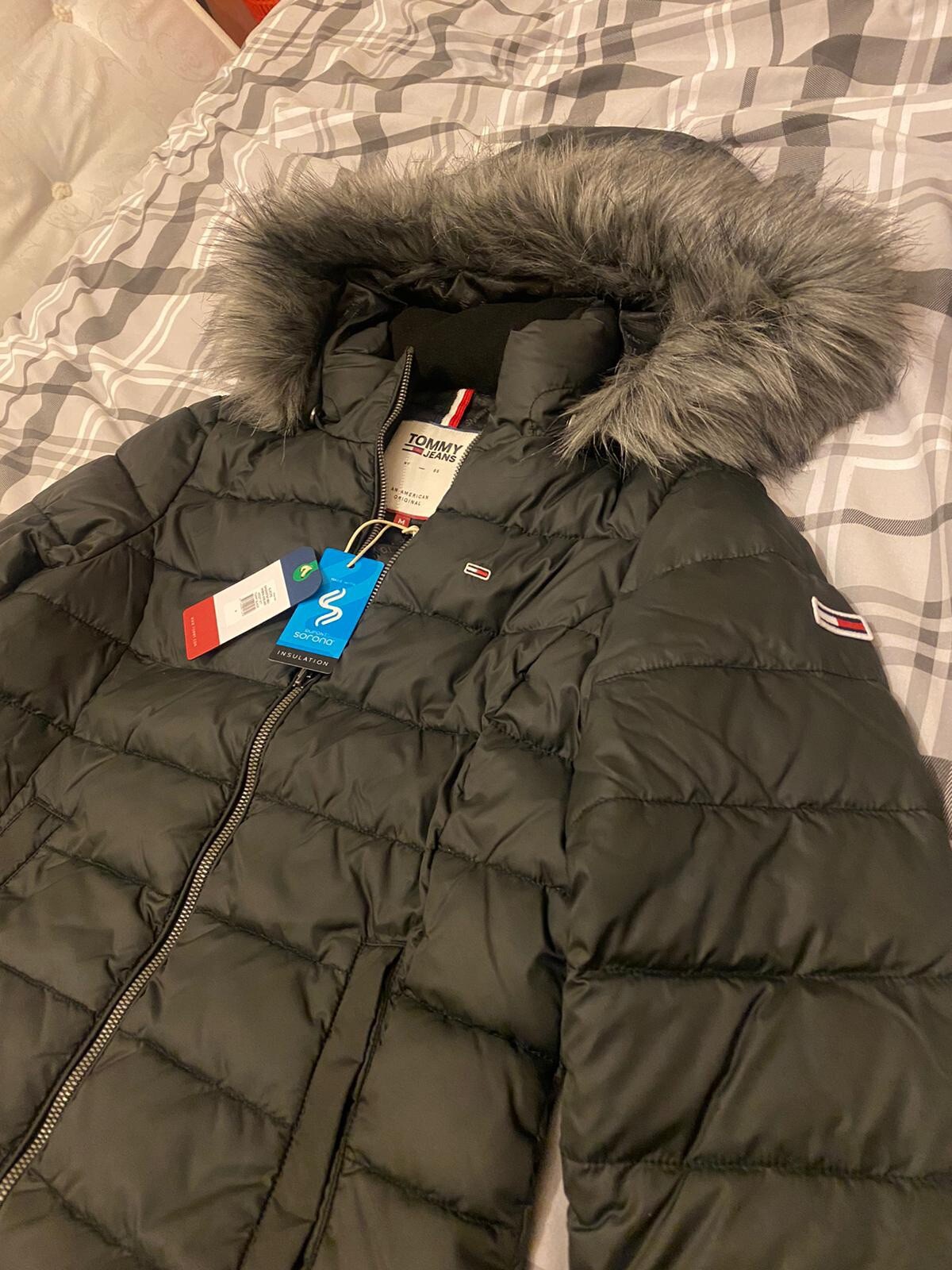 Ladies tommy jeans down Jacket image 2