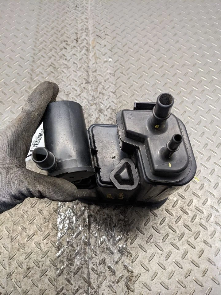07-10 SATURN SKY PONTIAC SOLSTICE FUEL EVAP VAPOR CHARCOAL 罐 原始设备制造商 180095 — 第 3/4 张图片