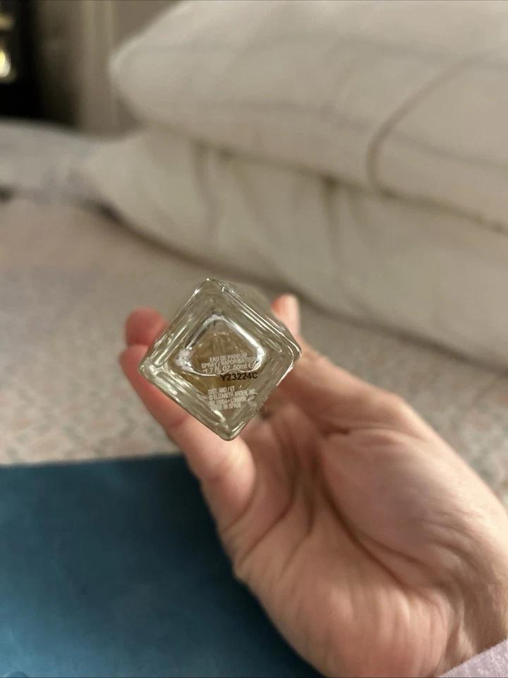 My Fifth Avenue By Elizabeth Arden EDP Spray 1.7 Oz 30 mL W/out Box, Lovely! - Image 2 of 4