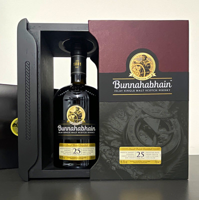 Bunnahabhain 25J Islay Single Malt Scotch Whisky 700ml 46,3% Geschenk-Set