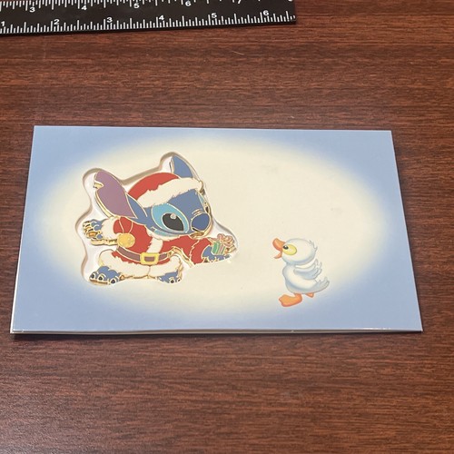 DISNEY AUCTIONS DA PIN LE 1000 STITCH DRESSED AS SANTA CHRISTMAS CARD DUCK Jumbo - Picture 3 of 21