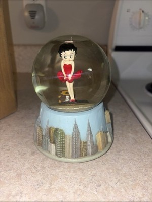 Vintage Betty Boop NYC Skyline Water Globe Snow Globe 1997 Vandor Collectible