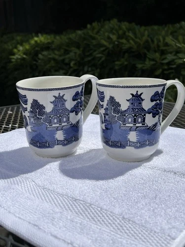 Set of 2 Johnson Brothers Bros 10 oz Blue Willow Coffee Mugs Made in England