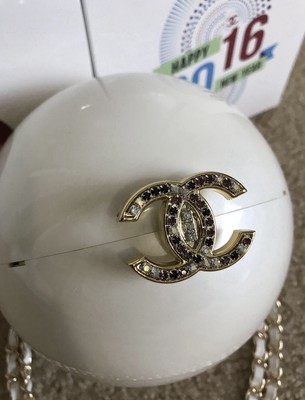 激レア☆シャネル☆パールバッグ☆バッグ☆VIP限定配布品☆真珠バッグ☆ドバイ Chanel VIP Gift Bag LIMITED Of Dubai 2016 White Pearl Ball Evening