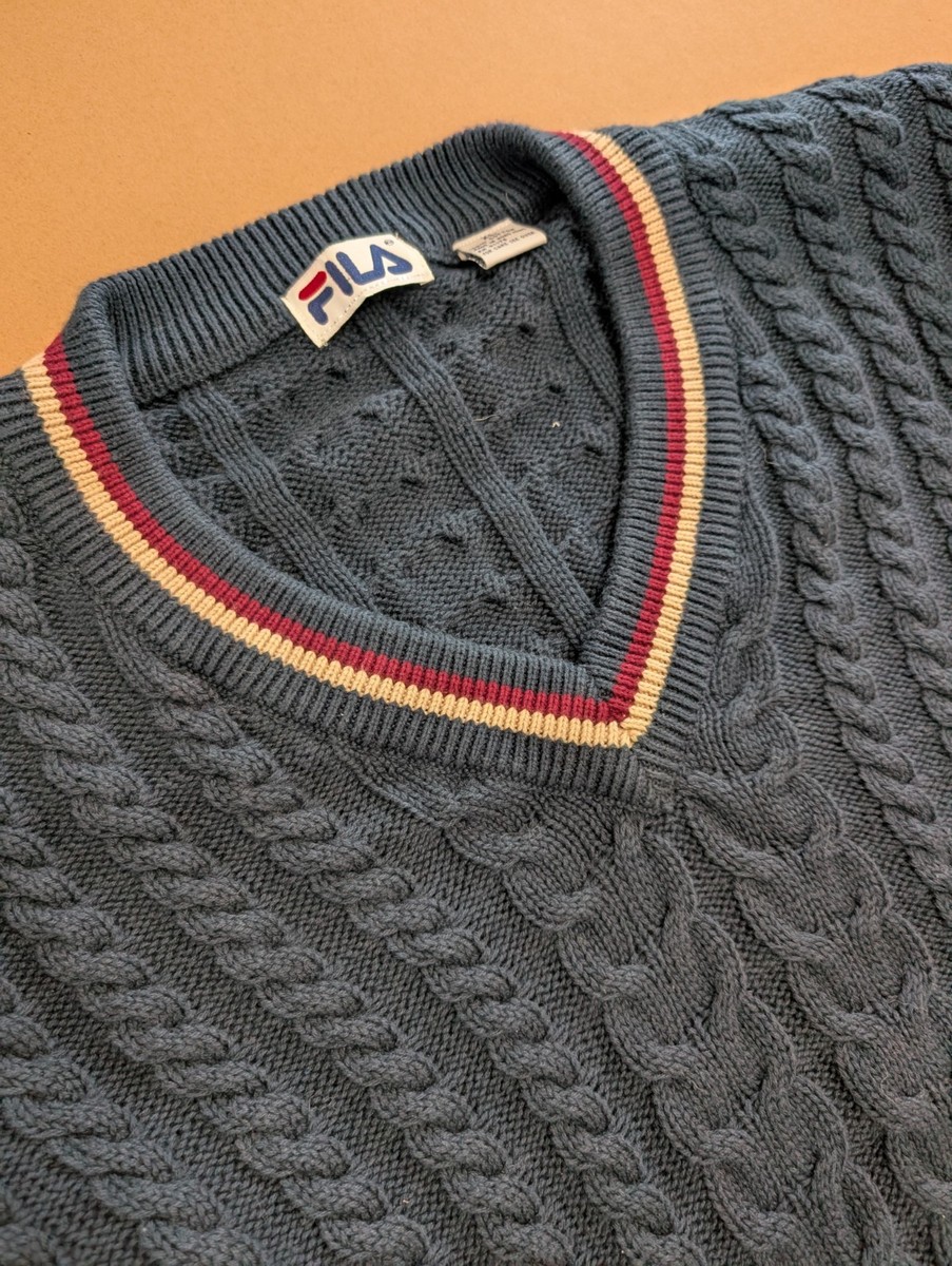 FILA Vネック バットマン？ FILA Vネック バットマン？